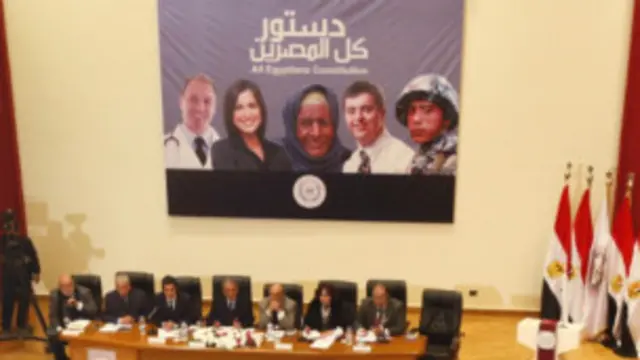 الحملات المؤيدة والمعارضة للدستور لم تتوقف