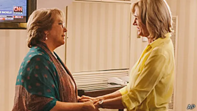 Michelle Bachelet y Evelyn Matthei