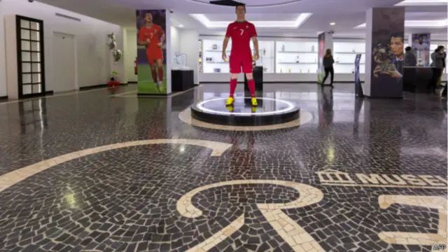 Salah-satu sudut utama di museum Ronaldo di Madeira, Portugal.