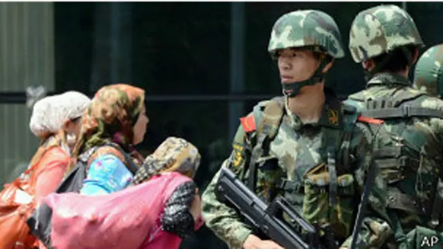 Militares en Xinjiang