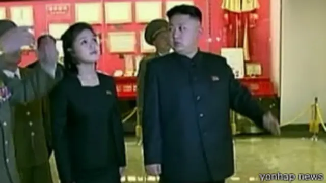 Truyền hình Bắc Hàn hôm 13/12 chiếu đoạn phim có Ri Sol-ju cạnh Kim Jong-un