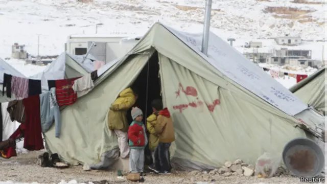 فاراج: هناك فرق بين من يترك بلاده خوفا على حياته ومن يتركها سعيا للحصول على اعانات مادية