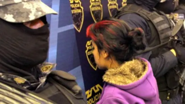 ¿Por qué el narco recluta a miles de menores en México? - BBC News Mundo