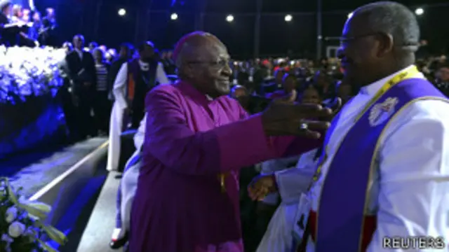 Desmond Tutu en el funeral de Mandela