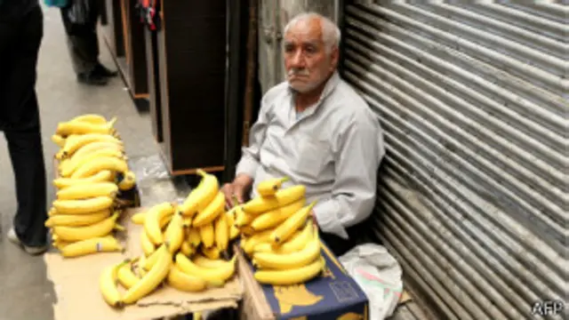 بیکاری مزمن در ایران باعث شده تا نیروی کار جوان به درآمد سالمندان خانواده متکی شود