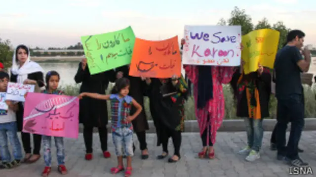 تظاهرات علیه انتقال آب کارون