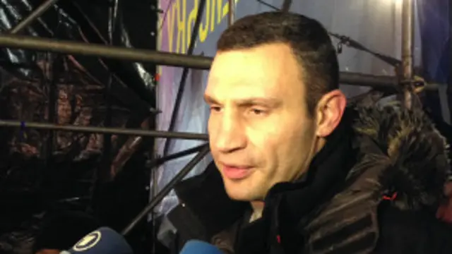 وېتالي کلېچکو وويل که سملاسي ټاکنې اعلان نشي، نو دى به د اروپا پلويو احتجاجونو، د يوې يرغليزې بڼې مشري وکړي.