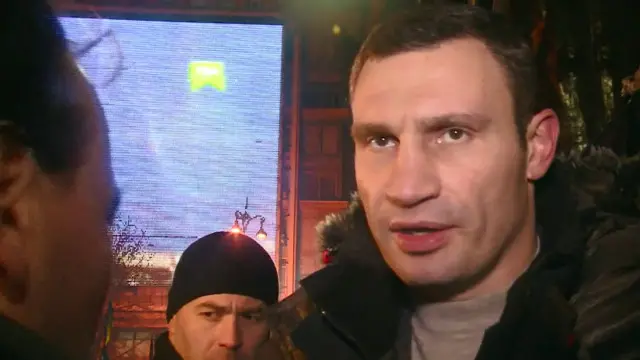 ویتالی کلیتچکو از رهبران مخالف دولت که قهرمان مشت زنی است گفته می خواهد رییس جمهوری را در رینگ بوکس ببیند.