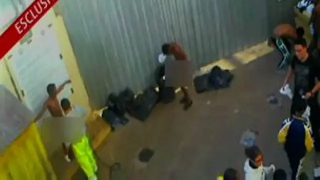 رئيسة البرلمان الإيطالي تقول إن هذه المعاملة "لاتليق بدولة متحضرة."