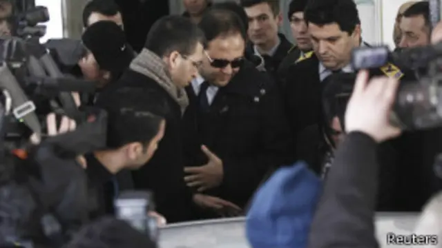 نجل وزير الداخلية التركي وقت اعتقاله