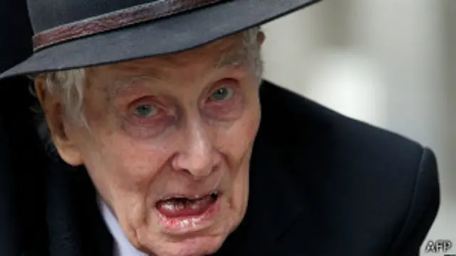 رونی 2001 میں علاج کے لیے برطانیہ واپس آئے تاہم انھیں جیل میں بھیج دیا گیا