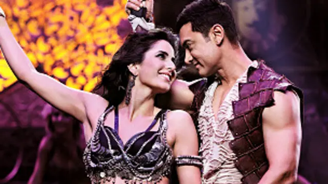 اداکار عامر خان کی نئی فلم ’دھوم تھری‘ نے بھارت میں ابتدائی دو دنوں میں 70 کروڑ روپے کا ریکارڈ کاروبار کیا ہے