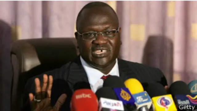 اشترط مشار إطلاق سراح السجناء السياسيين المعتقلين لدى الحكومة.