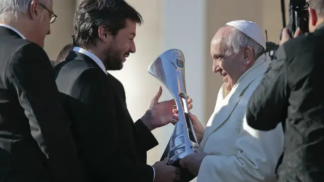 San Lorenzo con el trofeo de campeón
