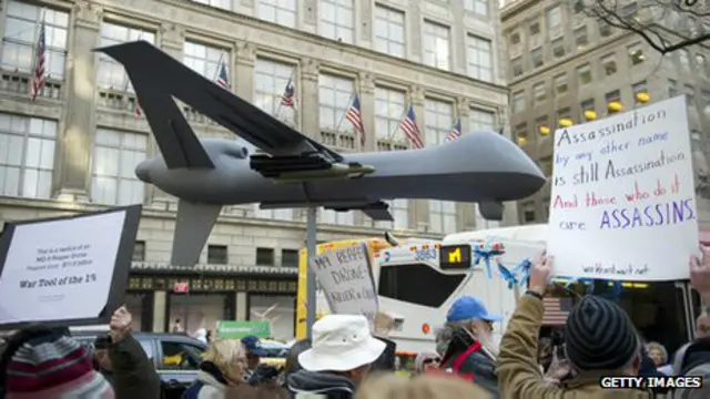 بین الاقوامی سطح پر بھی ڈرون طیاروں کے استعمال کے بارے میں مخالفت پائی جاتی ہے