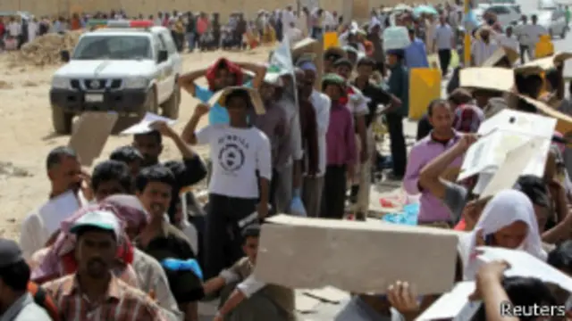 معاناة المهاجرين 