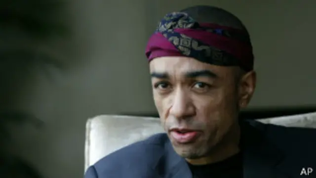 奥巴马总统的同父异母弟弟马克