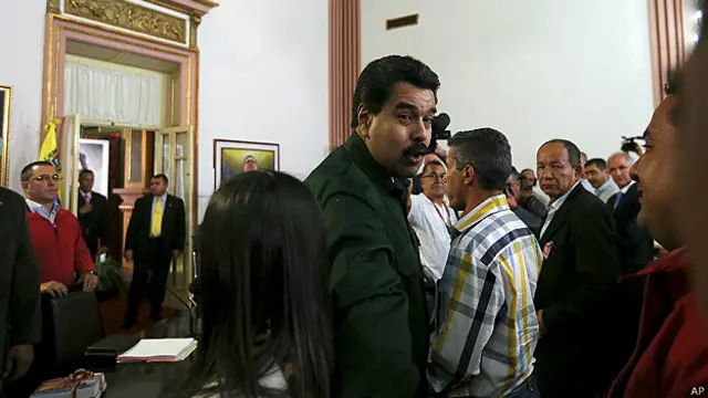 Nicolás Maduro y líderes opositores