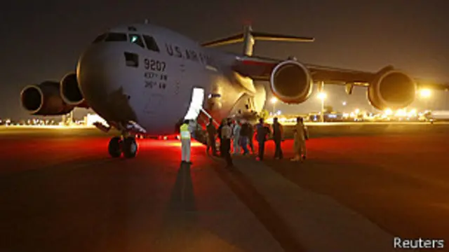 El avión que llevó a los sudaneses a Jartum