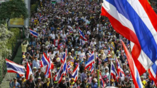 مظاهره کوونکي وايي له انتخاباتو دمخه سیاسي اصلاحاتو ته اړتیا ده. 