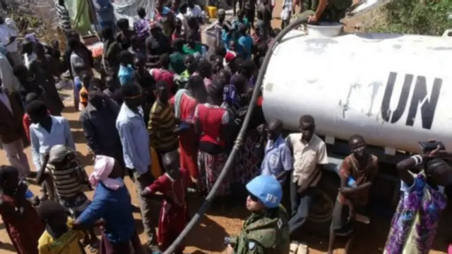حدود ۲۰ هزار نفر در مجتمع های متعلق به سازمان ملل متحد در جوبا، پایتخت پناه گرفته اند