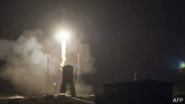 ဂိုင်ယာ မှန်ပြောင်းကို သယ်ဆောင်တဲ့ ဒုံးပျံကို လွှတ်တင်စဉ်