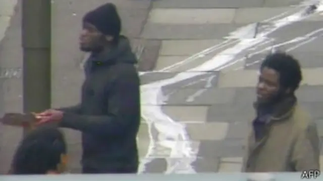 لقطة تليفزيونية للمتهمين في موقع الجريمة