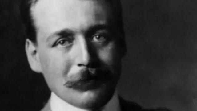 مارک سایکس در جلسه‌ای که در دفتر نخست وزیر برگزار شد، با اشاره به نقشه به نخست وزیر گفت: "مایلم از حرف "e" در نام Acre (عکا) تا حرف "k" در نام Kirkuk (کرکوک) خطی بکشم."