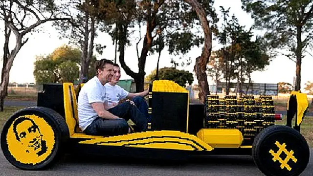 पूरी कार में पांच लाख लेगो ब्रिक इस्तेमाल किए गए हैं.