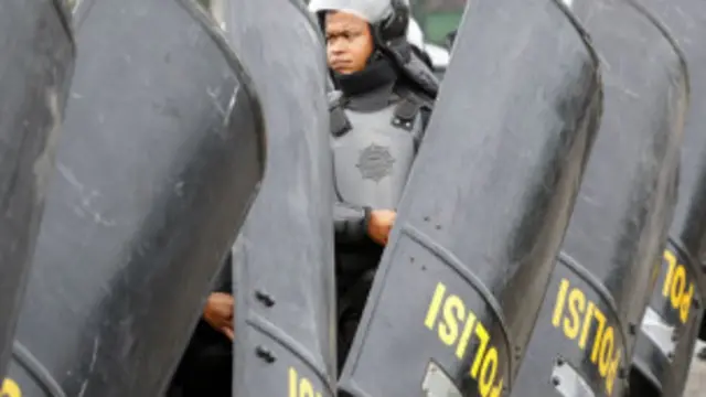 Polisi menyatakan, tetap mewaspadai serangan lanjutan dari anggota teroris yang belum tertangkap.