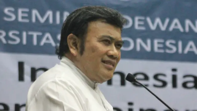 Rhoma Irama menjadi pembicara seminar di Universitas Indonesia.