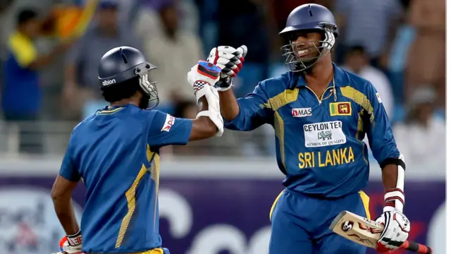 دبئی میں کھیلے جانے والے پانچ میچوں کی سیریز کے دوسرے میچ میں سری لنکا نے پاکستان کو دو وکٹوں سے شکست دے کر سیریز ایک ایک سے برابر کر دی۔
