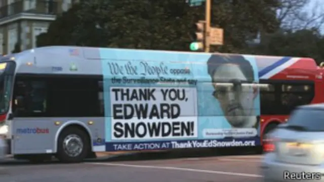 اتوبوسی در واشنگتن. ادوارد اسنودن در آمریکا هم طرفدارانی دارد