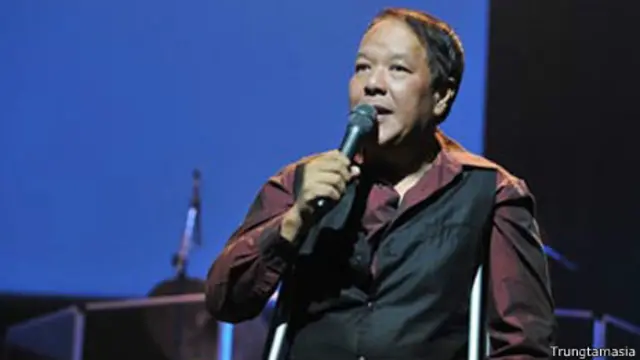 Nhạc sỹ Việt Dzũng là người được biết đến với những nhạc phẩm cổ súy cho phong trào dân chủ trong nước