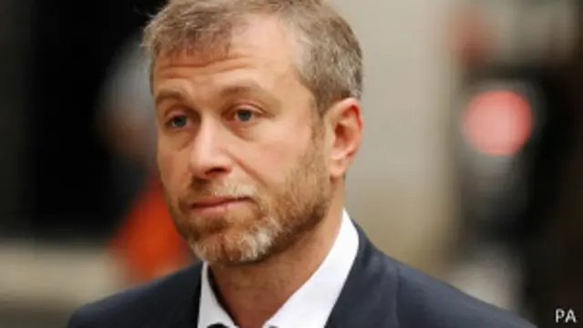 Некоторые эксперты полагают, что при желании Ходорковский мог бы юридически атаковать Романа Абрамовича 