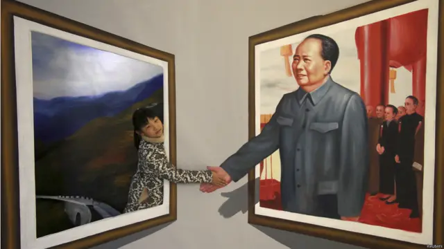 Berfoto bersama Mao lewat lukisan 3 dimensi