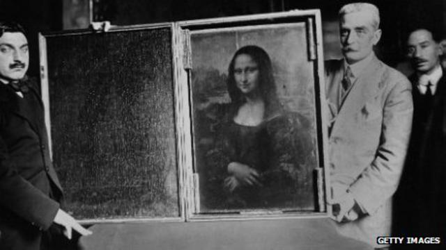 Polícia com a Mona Lisa | Foto: Getty