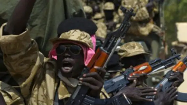 له دې مخکې د پنجشنبې په ورځ جنوبي سوډان پوځيانو وویل د کودتاه تر هڅې وروسته یاغیانو د بور ښار ونیو.