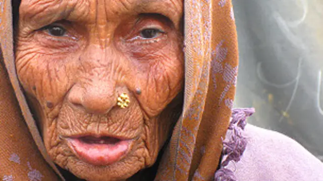 مظفر نگر کے کمیپ میں رہنے والی ایک خاتون کی تصویر