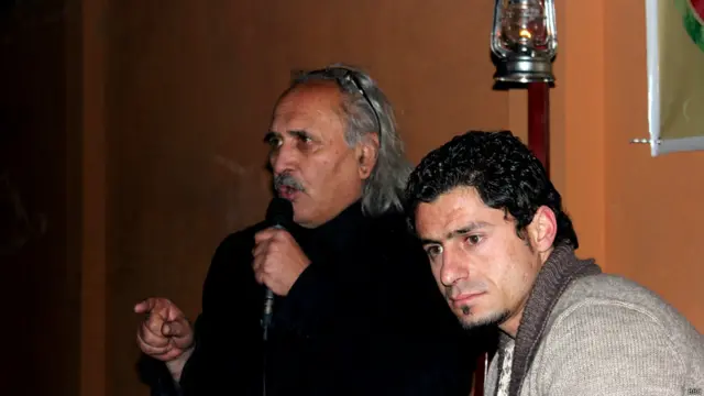پرتو نادری در بزرگداشت از شب یلدا، شعر خواند و گفت که این شب را به خاطر این که "ایستادگی روشنایی در برابر تاریکی است" گرامی می دارند.