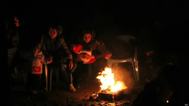 مهمان دیگر شب یلدا در کابل خانواده ها بودنند که تا پایان شب، شب زنده داری کردند.