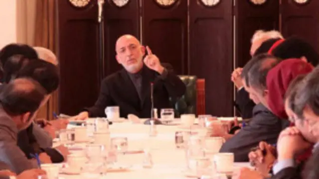 ولسمشر کرزی وايي امريكا بايد په عمل كې ثابته كړي، چې د خلكو كورونو ته به نه ورځي