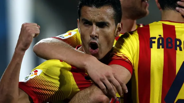 سجل بيدرو ثلاثة اهداف وساهم في صنع الهدفين الآخرين