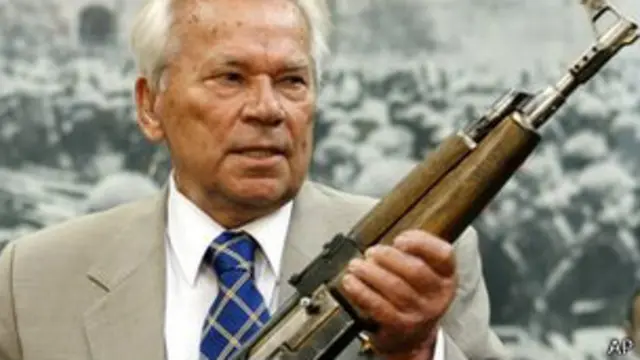 میخائیل کلاشنیکوف بارها از سوی مقام های شوروی سابق و روسیه مورد قدردانی قرار گرفت