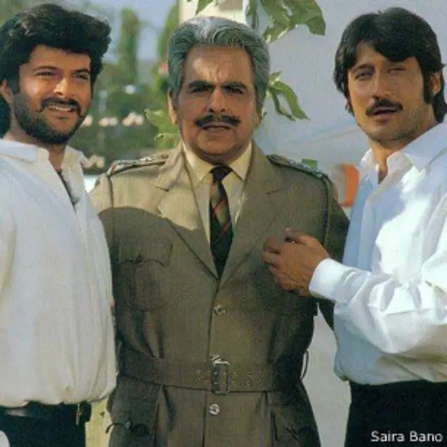 फ़िल्म कर्मा की शूटिंग के दौरान अनिल कपूर, दिलीप कुमार और जैकी श्रॉफ़