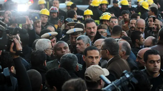 وزير الداخلية محمد إبراهيم زار موقع الانفجار وتعهد بالقصاص من منفذيه.