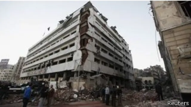 دھماکہ اس قدر شدید تھا کہ اس سے عمارت جزوی طور پر منہدم ہو گئی