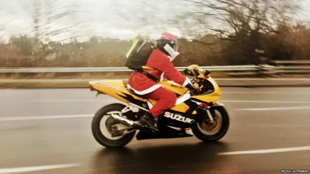 رِچا چترآنش: ’سانتا کی نئی سواری سوزوکی ہے۔‘