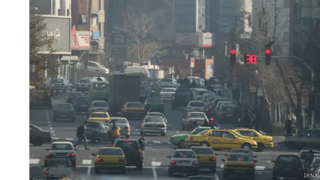 توان تولید "بنزین استاندارد" در ایران، کمتر از نیمی از میزان مصرف روزانه کشور است