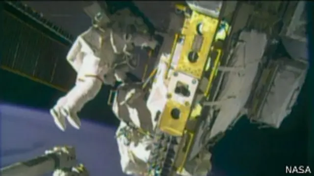 Астронавтам пришлось провести в открытом космосе более 7 часов